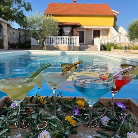 Holiday Home Iva With Pool Sukošan Екстериор снимка