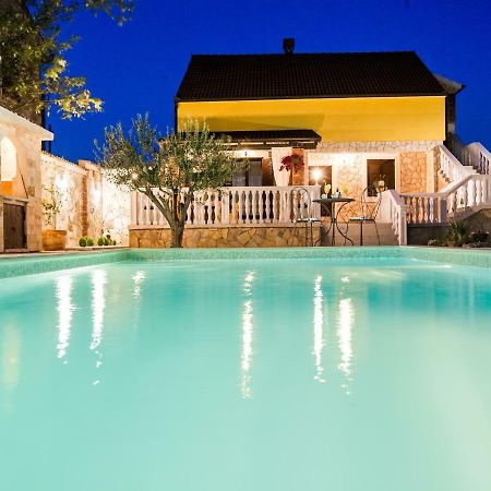 Holiday Home Iva With Pool Sukošan Екстериор снимка