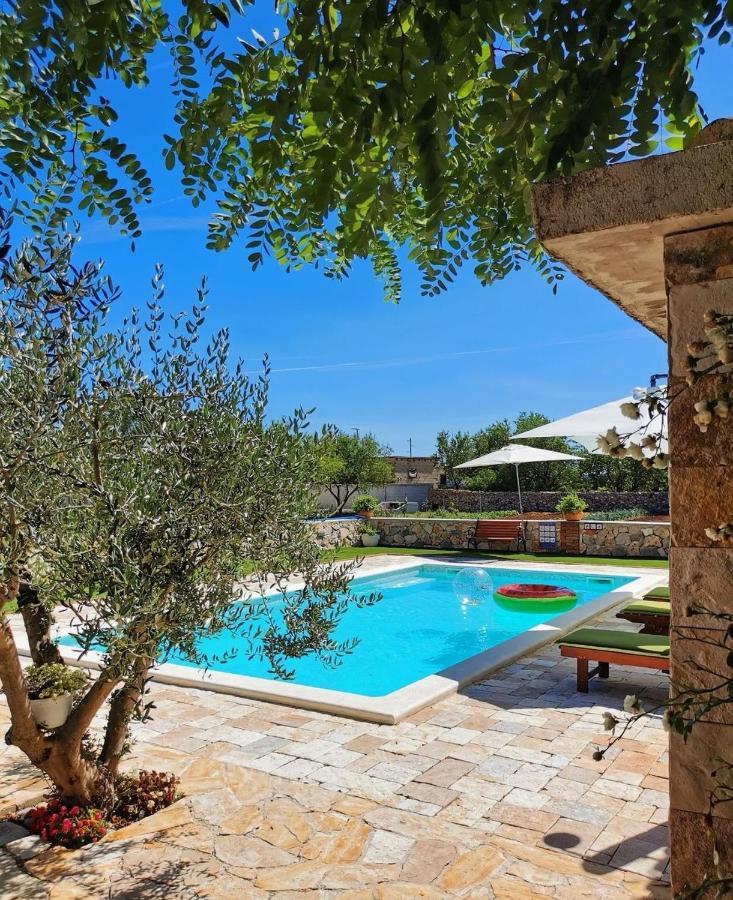 Holiday Home Iva With Pool Sukošan Екстериор снимка