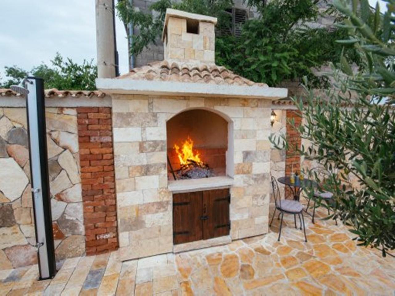 Holiday Home Iva With Pool Sukošan Екстериор снимка