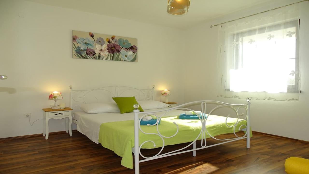 Holiday Home Iva With Pool Sukošan Екстериор снимка