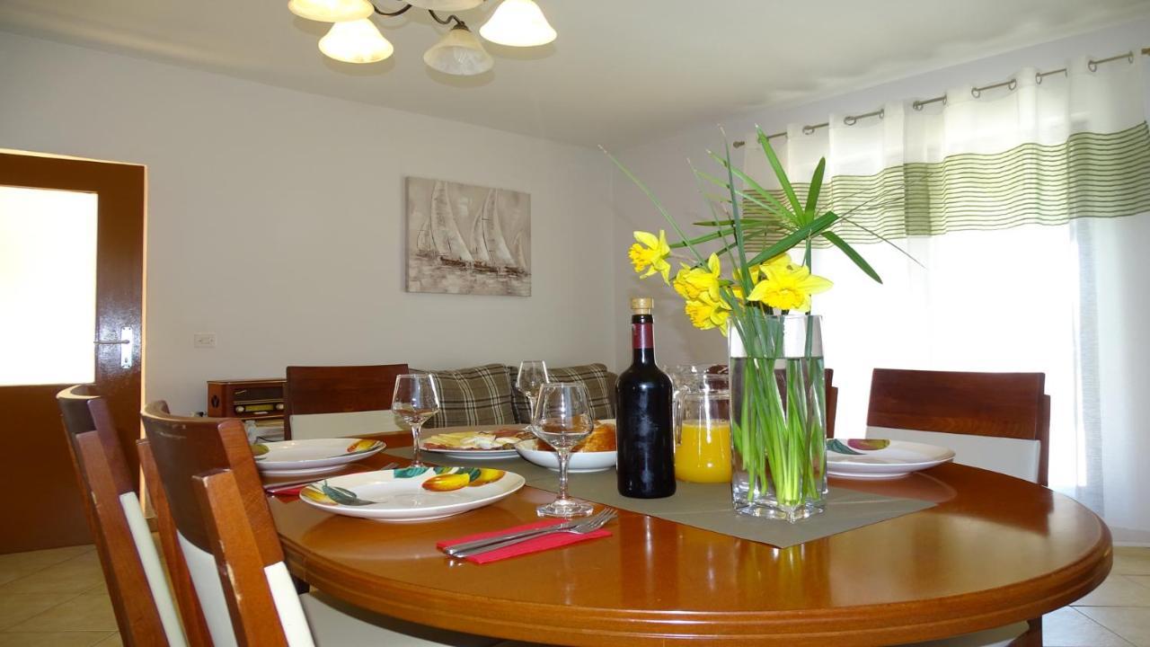Holiday Home Iva With Pool Sukošan Екстериор снимка