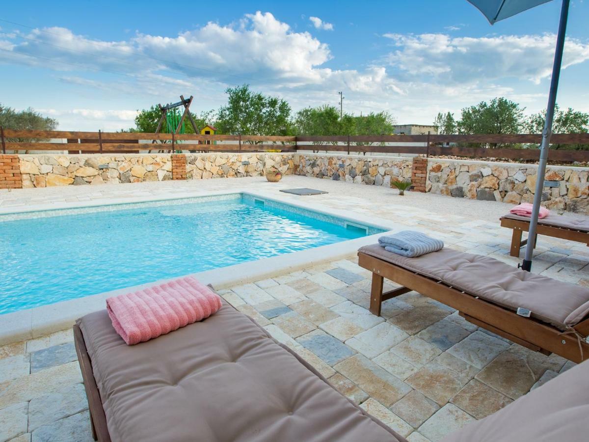 Holiday Home Iva With Pool Sukošan Екстериор снимка