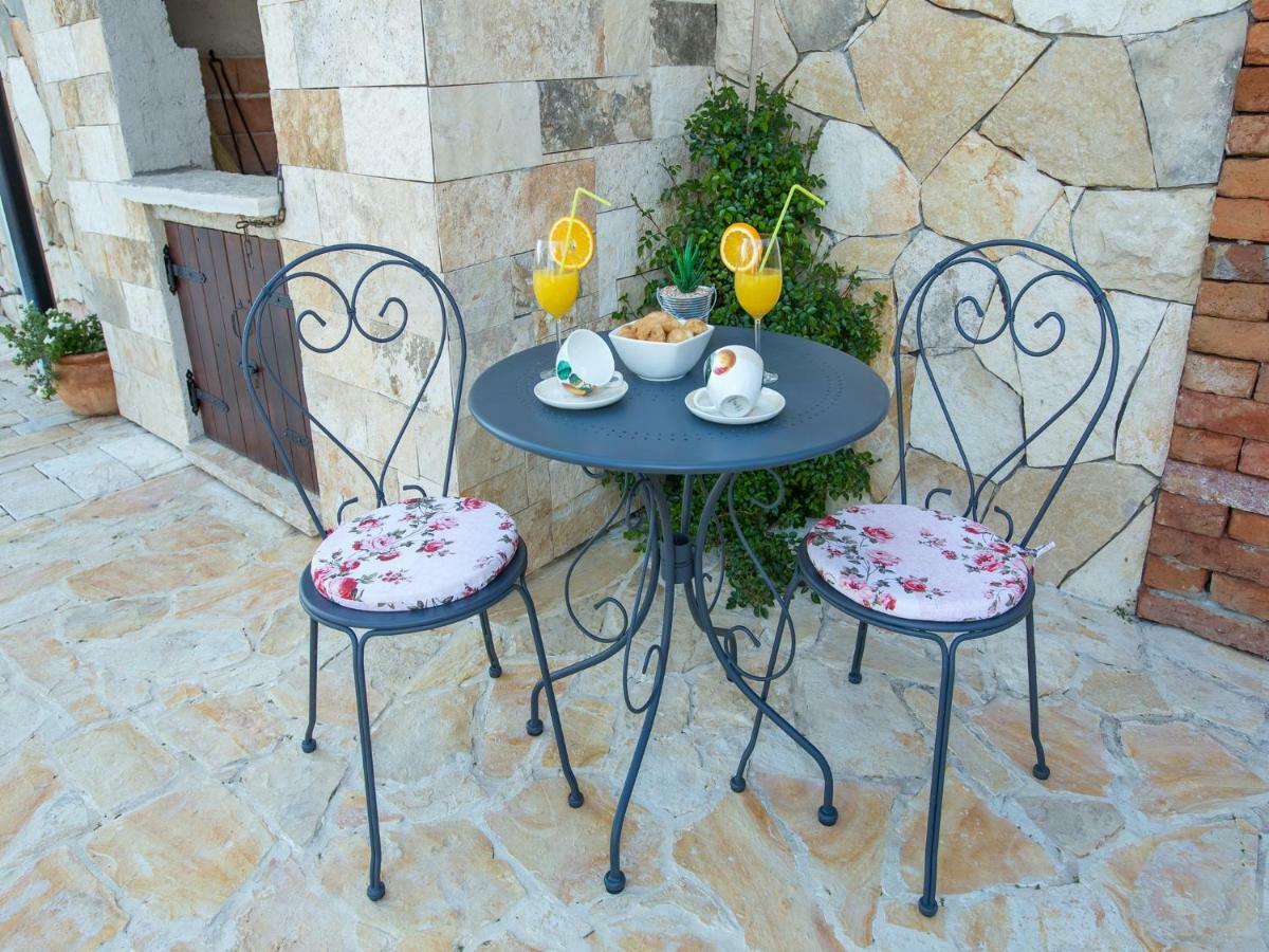 Holiday Home Iva With Pool Sukošan Екстериор снимка